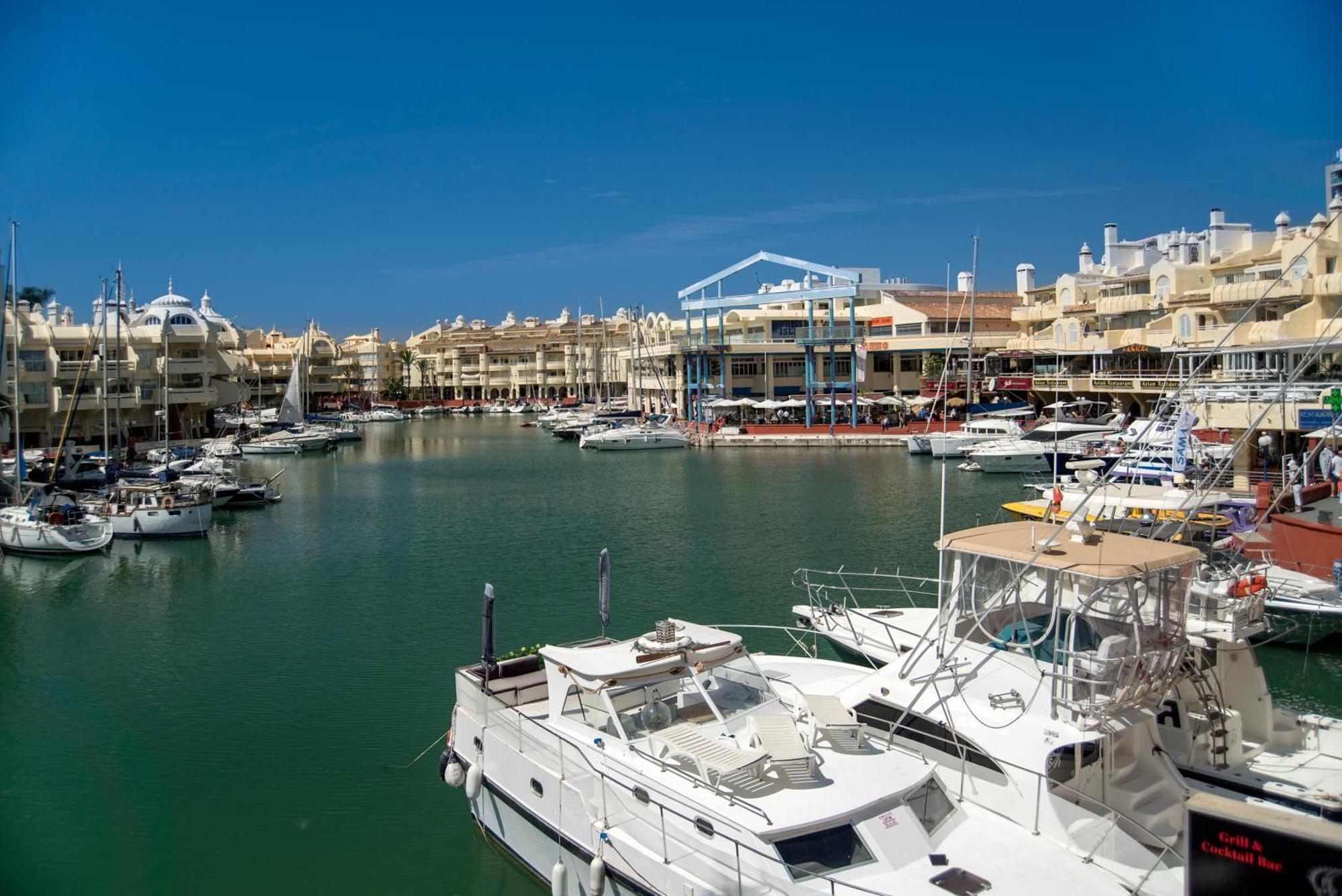 Urb Pueblo Del Parque, Luxury 2 Bedroom Apartment. Fantastic Central Location. Benalmadena Luaran gambar